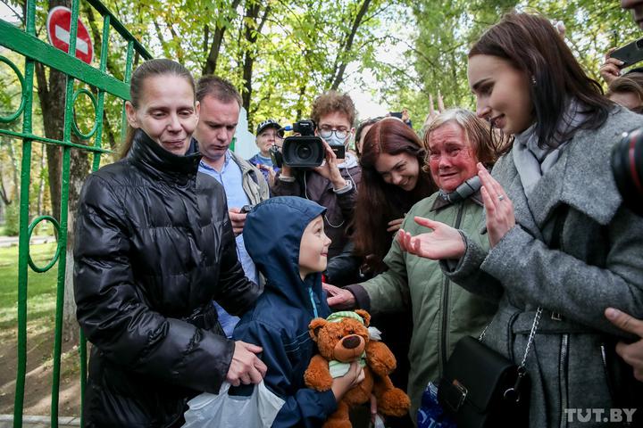 Elena Lazarchik reunited with her son